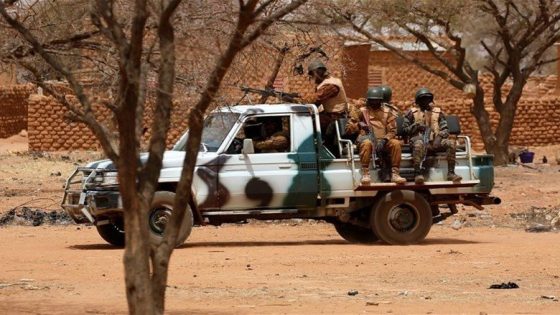 مقتل 41 من مدنيين وعسكريين في هجوم ببوركينا فاسو
