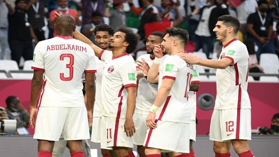 قطر تنتصر على عمان وتعلن نفسها أول المتأهلين للدور الموالي