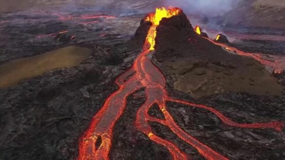 إسبانيا تعلن انتهاء ثوران بركان “كومبري فييخا” بجزيرة لابالما
