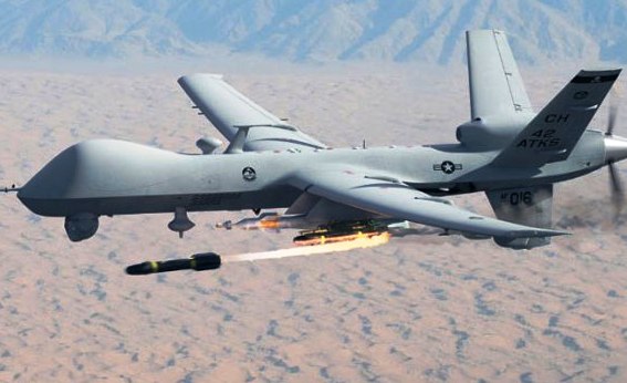 درون طائرة حربية بدون طيار