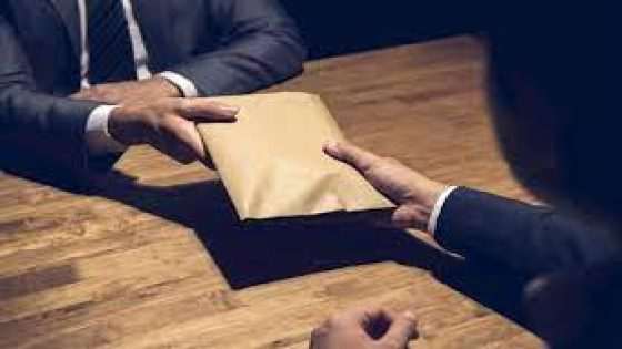 رشوة بقيمة 15 مليون سنتيم تقود إلى اعتقال قاض ومستشار ببني ملال