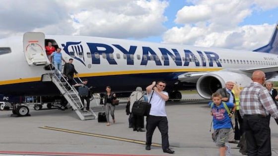 إضراب لموظفي شركة “ريانير” يتسبب في إلغاء عدد من الرحلات من المغرب إلى أوروبا