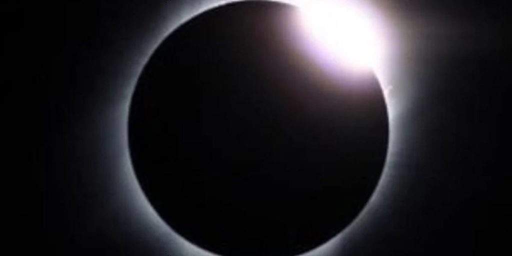 Eclipse-solaire-1024×512