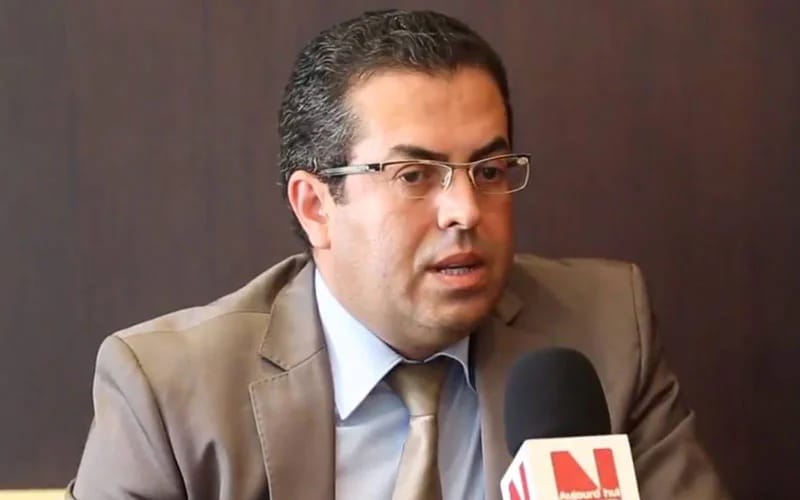 عمر الذهبي يستردّ حريته بعد تسوية ودّية في قضايا شيكات دون رصيد